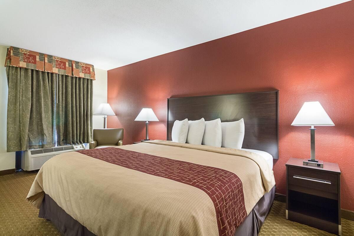 Red Roof Inn Plus+ Dallas - Addison Exterior foto